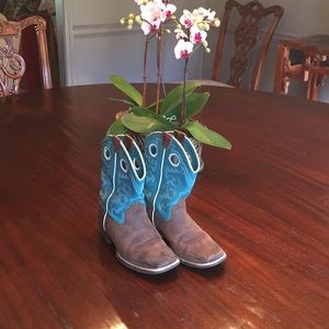 Cute Ariat girls boots